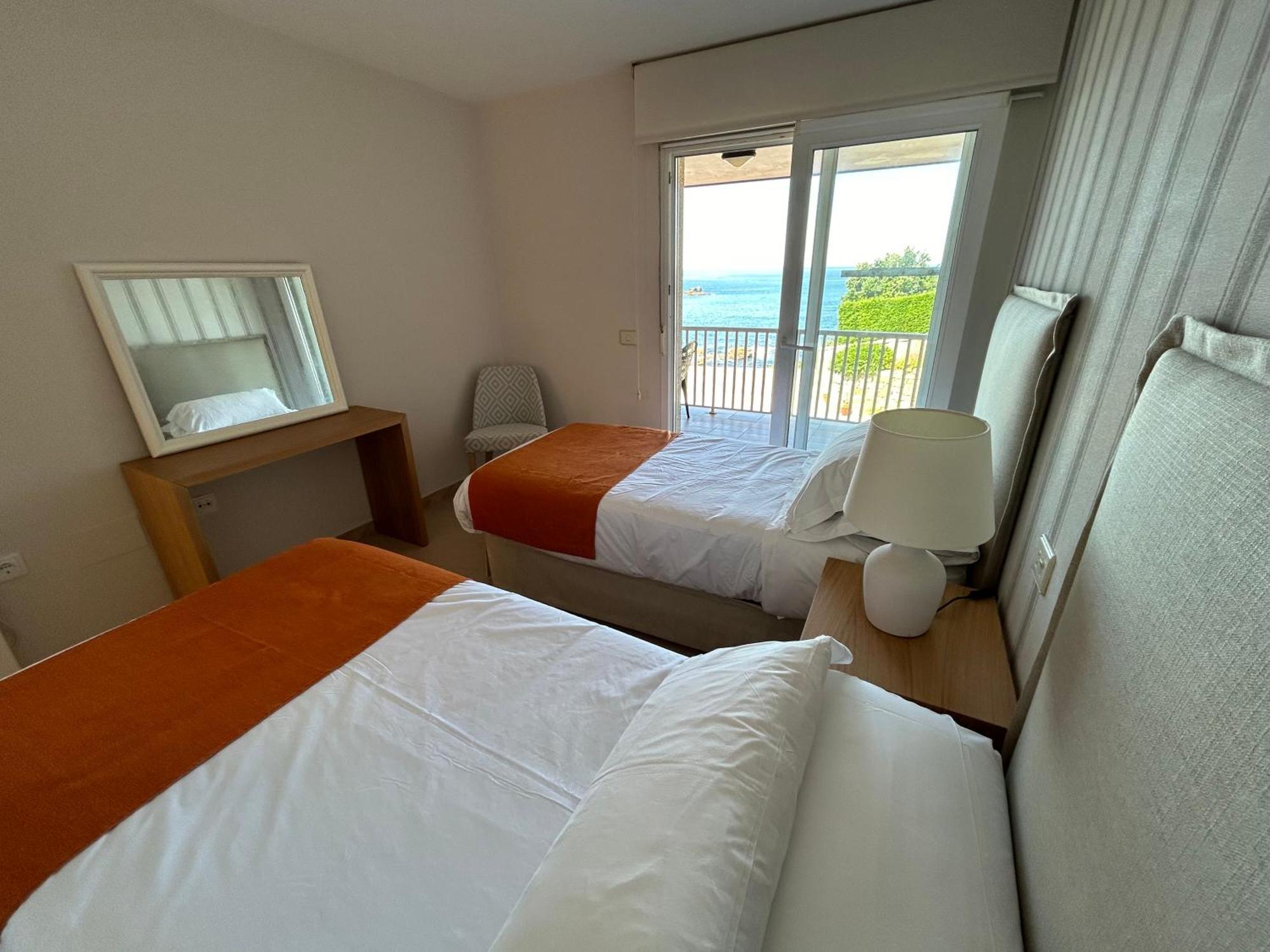 Apartamentos Fontenla-Lanzada Soutullo 외부 사진